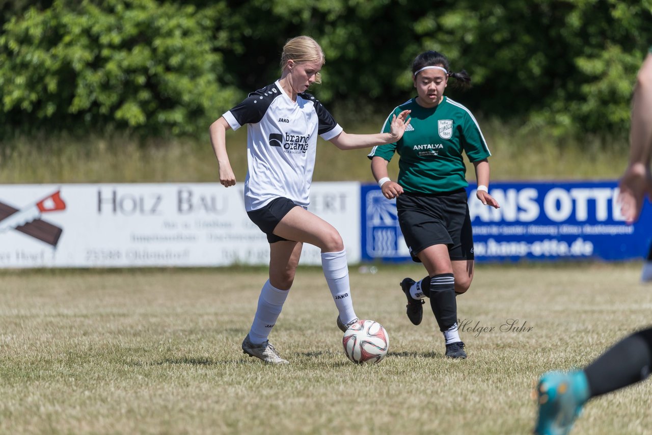 Bild 70 - wBJ TuRa Meldorf/Buesum - JFV Luebeck : Ergebnis: 1:0